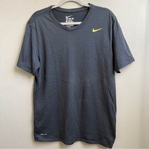 NIKE ATHLETIC ACTIVE Tee gray SHORT SLEEVE Size Large